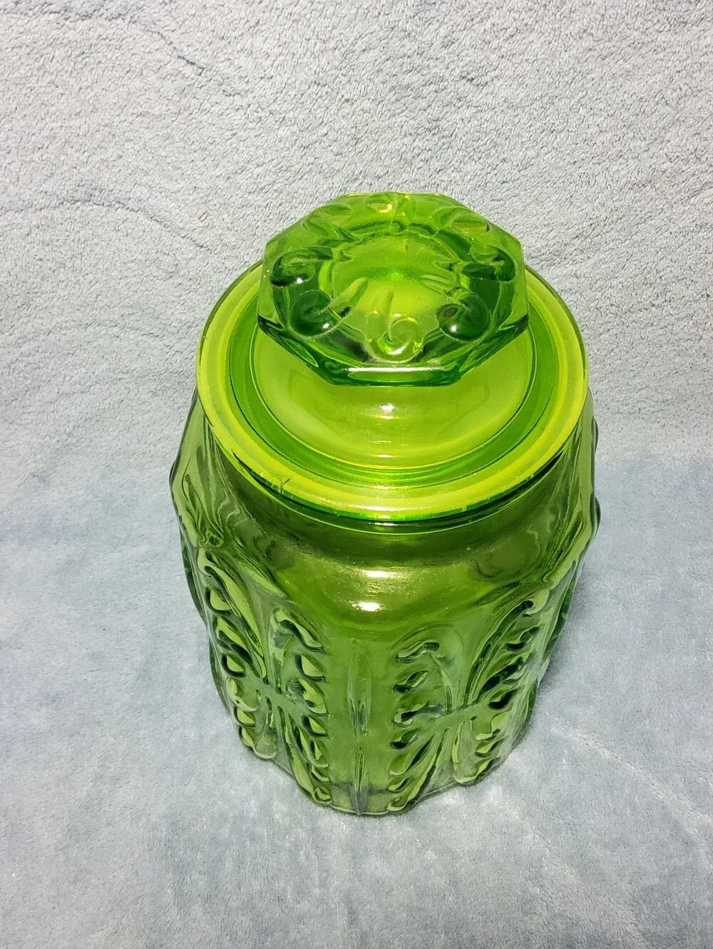 Vintage LE Smith Atterbury Scroll Green Glass Large Apothecary Jar Canister Lid